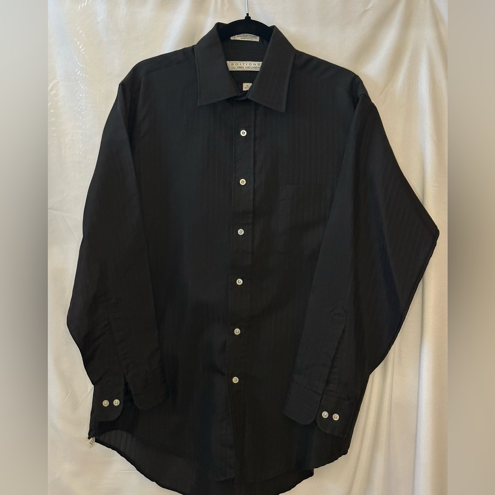 Van Huesen Men’s dressy long sleeve buttondown